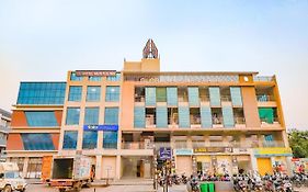 Fabhotel Meritus Inn